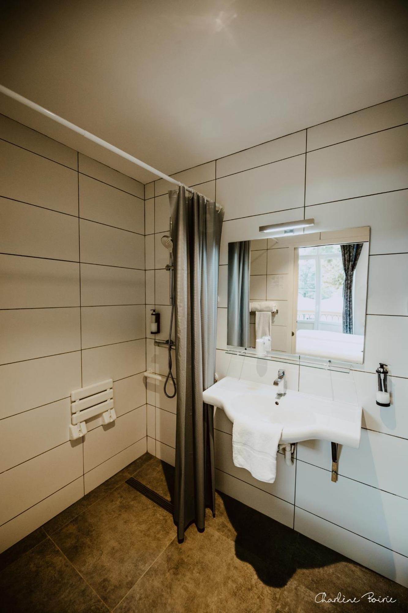 Grand Hotel Des Bains Vals-les-Bains Exterior foto